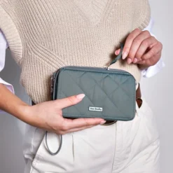 Vera Bradley Women's Performance Twill RFID All In One Crossbody Bag -Fashion Bag Store GUEST 21a7b5d3 ee9e 4fc0 b67b 58b42c733b4e