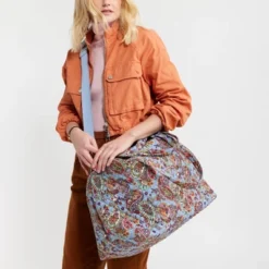 Vera Bradley Overnight Travel Tote 10 Vera Bradley Overnight Travel Tote -Fashion Bag Store GUEST c19bc971 24c2 4d0f 8c67 e5cd3ff1bc66