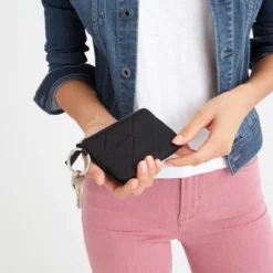 Vera Bradley Women's Performance Twill RFID Deluxe Zip ID Case -Fashion Bag Store GUEST dc9d5cb8 ea64 4800 8bd5 03e2ac42e2b6