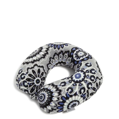 Vera Bradley Women's Fleece Travel Neck Pillow 8 Vera Bradley Women's Fleece Travel Neck Pillow - Image 6